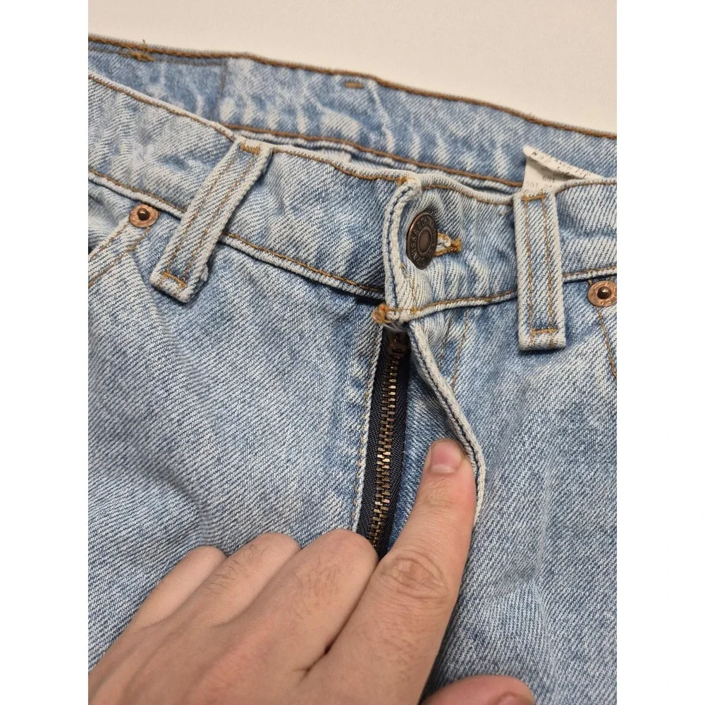 VTG Levis 550 Relaxed Fit Jeans Mens 32x32 Light Blue Tapered Denim USA 90s